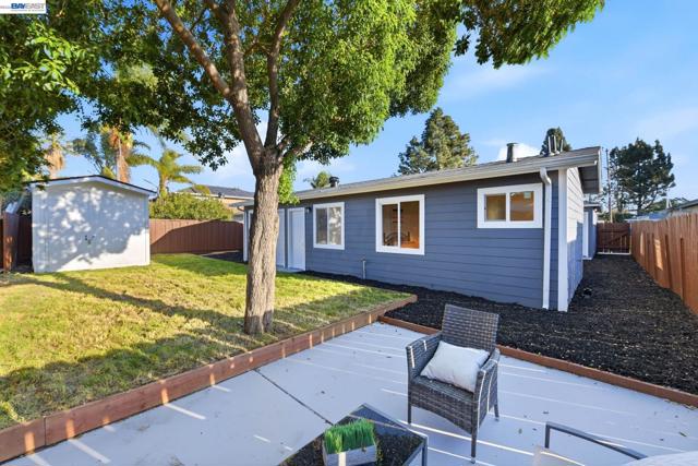 137 Tamarack Dr, Union City CA: https://media.crmls.org/mediaz/370e822f-d353-429a-8a2a-257b64259b65.jpg