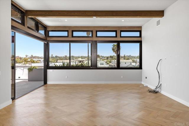 2677 State Street, Carlsbad CA: https://media.crmls.org/mediaz/370ed004-9152-4f95-bdb0-38fa0462fad2.jpg