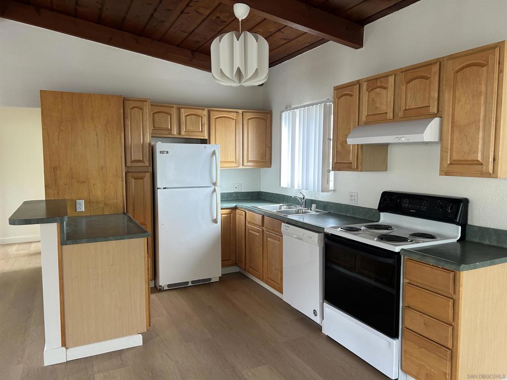 242 Helix Ave