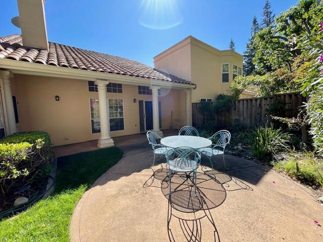 1124 Carlos Privada, Mountain View CA: https://media.crmls.org/mediaz/370feca6-d08a-422d-9e02-de82eb603843.jpg