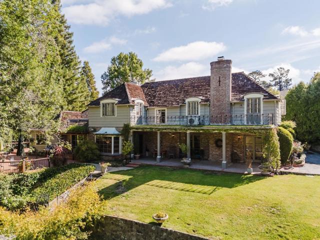2155 Geri Lane, Hillsborough CA: https://media.crmls.org/mediaz/37101b97-7a21-4139-ad17-c4677f87954c.jpg