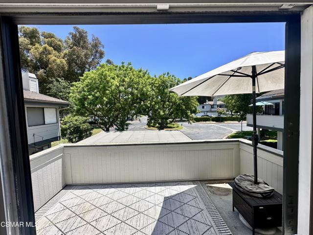 6459 Stoney View Lane, Simi Valley CA: https://media.crmls.org/mediaz/37109ef1-c30c-4e0c-99db-7eb348b654bf.jpg