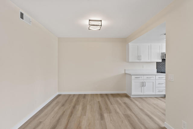 505 S Farrell Drive, Palm Springs CA: https://media.crmls.org/mediaz/37112d17-cfa2-44b2-aa6d-1914250a5939.jpg
