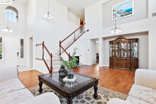 115 Tennyson Ct, Discovery Bay CA: https://media.crmls.org/mediaz/37116eb0-a05e-44f8-89dc-5887e4edf366.jpg