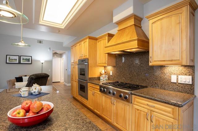 25314 Keats Ln, Stevenson Ranch CA: https://media.crmls.org/mediaz/37120944-f982-442b-99ca-68e99a285301.jpg