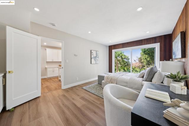 744 Coventry Road, Kensington CA: https://media.crmls.org/mediaz/37121172-d29c-42fa-bd23-1a1235ebf1f2.jpg