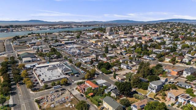 316 Napa Street, Vallejo CA: https://media.crmls.org/mediaz/371235cc-0292-47c7-9ddf-cc9a5c439a53.jpg