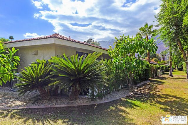 2264 Oakcrest Drive, Palm Springs, CA 92264