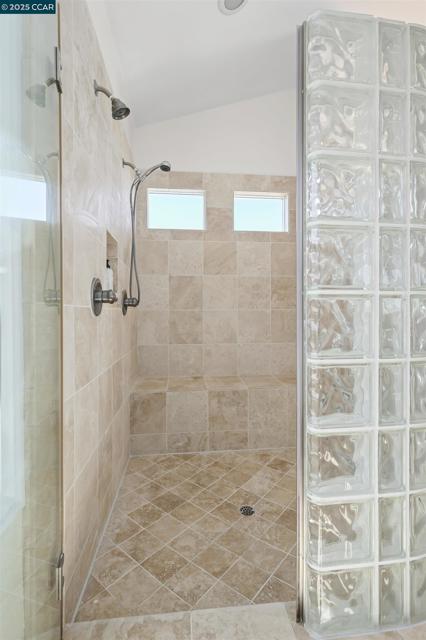3388 Ashbourne Cir, San Ramon CA: https://media.crmls.org/mediaz/3713655e-87fe-4c70-b5a4-588c2daacf6b.jpg