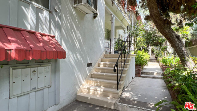 Image 3 for 4507 Finley Ave #6, Los Angeles, CA 90027