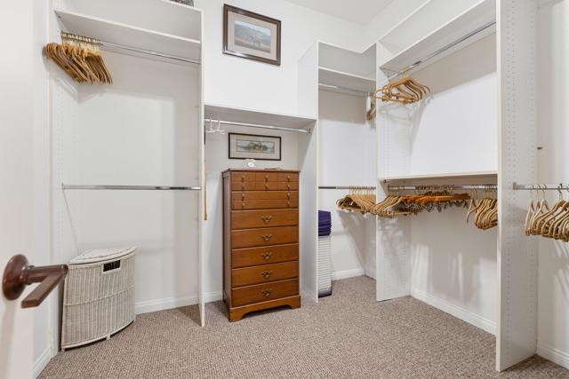 44085 Royal Troon Drive, Indio CA: https://media.crmls.org/mediaz/3713ea19-7b0d-41f8-a73f-226530ef3c9d.jpg