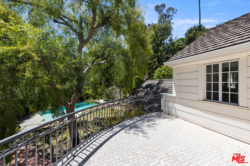 1115 N Beverly Drive