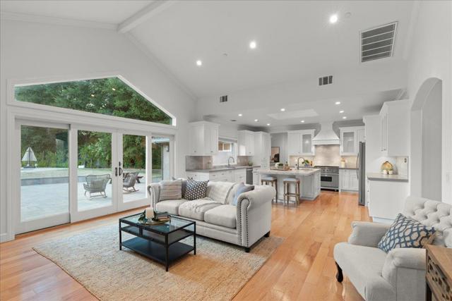 15211 Becky Lane, Monte Sereno CA: https://media.crmls.org/mediaz/3714895b-88b8-4ab3-ac93-bb751d85bb3a.jpg
