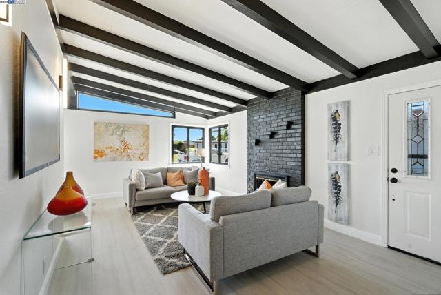 36686 Charles St, Newark CA: https://media.crmls.org/mediaz/3714dcc8-83fa-4bfc-ad79-668d3bede34d.jpg