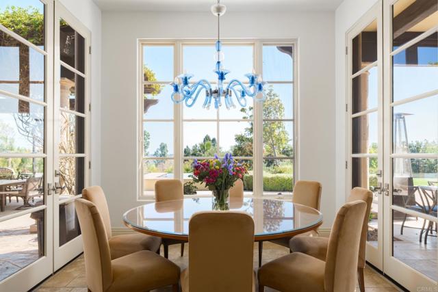 6565 Calle Reina, Rancho Santa Fe CA: https://media.crmls.org/mediaz/37169946-7e08-4db2-8703-f410c289fc94.jpg