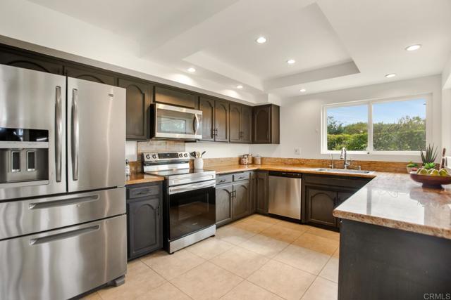 13837 Tam O Shanter Court, Poway CA: https://media.crmls.org/mediaz/371761f6-6c98-4383-995e-6d1b5c52ac72.jpg