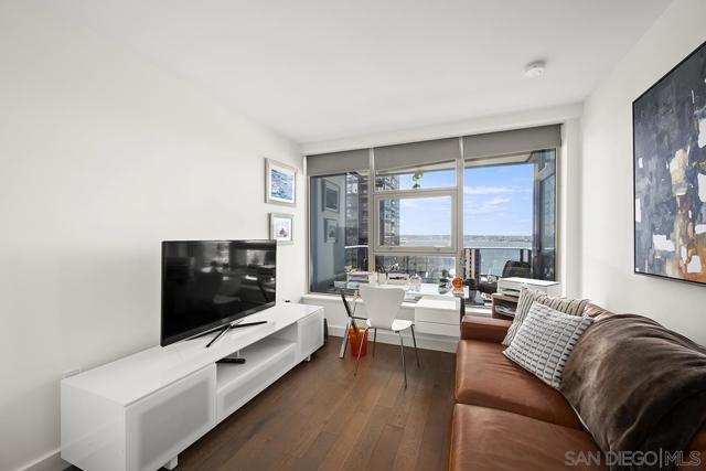 1388 Kettner Blvd, San Diego CA: https://media.crmls.org/mediaz/3717979f-f9e9-4c40-976a-e8ba8e160683.jpg