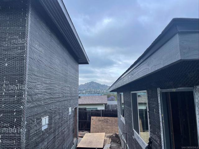 3335 37 S Barcelona St., Spring Valley CA: https://media.crmls.org/mediaz/37183466-ffd9-453b-9c54-66e33472dae7.jpg