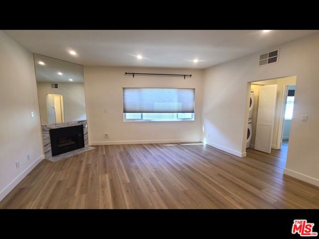 1818 Glendon Avenue, Los Angeles CA: https://media.crmls.org/mediaz/3719ee65-09ff-49e5-897a-510b5c407564.jpg