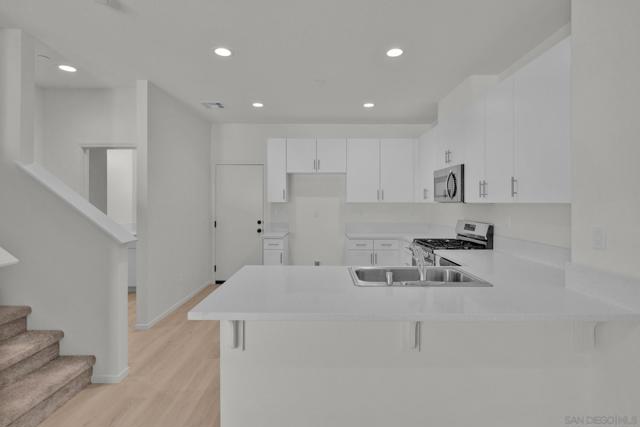 28203 Verdant Ct, Valley Center CA: https://media.crmls.org/mediaz/371a58f7-ee3f-4b5f-9bbd-4fd0a93f74e0.jpg