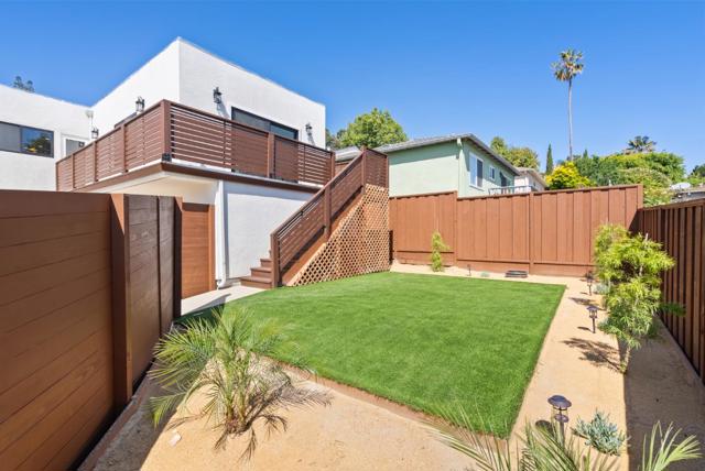 895 Laurel Avenue, Belmont CA: https://media.crmls.org/mediaz/371ac9d6-26ad-4767-92d8-205129326345.jpg
