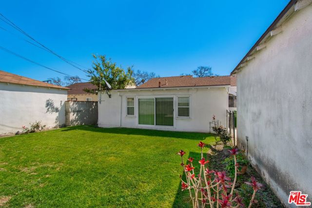 3825 Edgehill Drive, Los Angeles CA: https://media.crmls.org/mediaz/371b56f1-f99e-4313-a5c9-8f03ec914ae0.jpg
