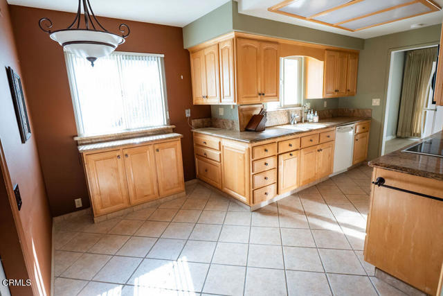 Detail Gallery Image 19 of 30 For 691 Springfield Ave, Ventura,  CA 93004 - 5 Beds | 2/1 Baths