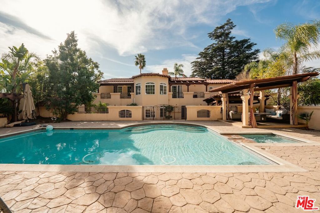 828 S Sunset Canyon Drive
