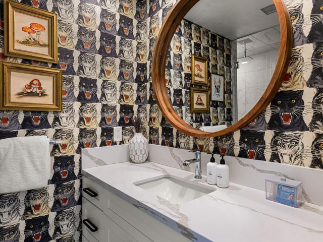 460 N Orchid Tree Lane, Palm Springs CA: https://media.crmls.org/mediaz/371cc29d-d036-447f-9ffd-b4ff878250bc.jpg