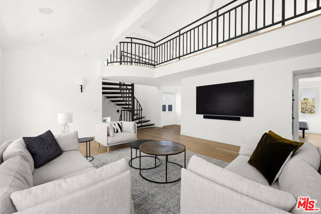 8306 Skyline Drive, Los Angeles CA: https://media.crmls.org/mediaz/371ce601-6e33-44a4-b0d4-99de9fdc7682.jpg