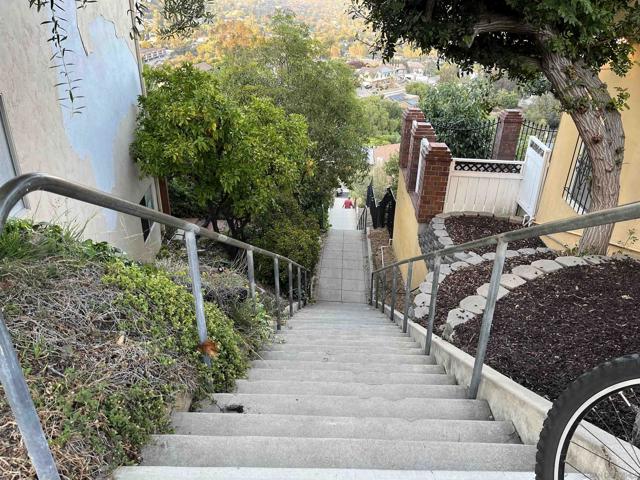 4334 Valle Dr., La Mesa CA: https://media.crmls.org/mediaz/371e0908-850a-4a28-a27d-6b30cdb416c6.jpg