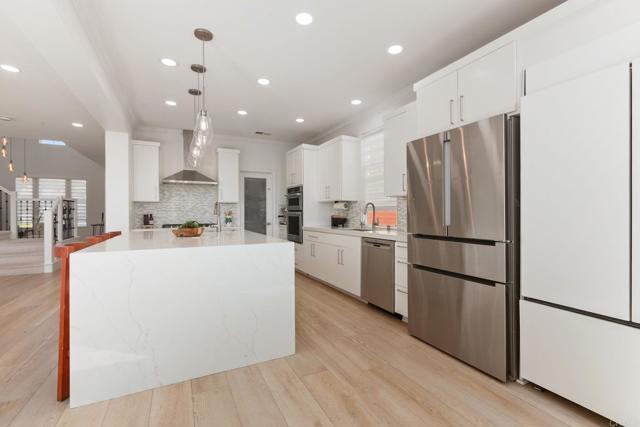 1438 Dolphin Court, San Marcos CA: https://media.crmls.org/mediaz/371e8a4f-98ce-4901-a5fa-a5f1511f20e6.jpg