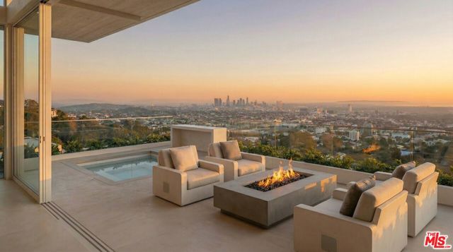 5 Bed Home for Sale in Pacific Palisades, California