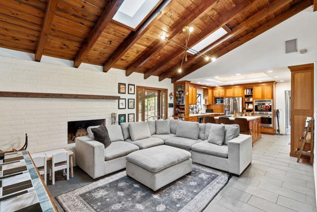 Detail Gallery Image 8 of 57 For 11724 Shadow Valley Rd, El Cajon,  CA 92020 - 5 Beds | 3 Baths