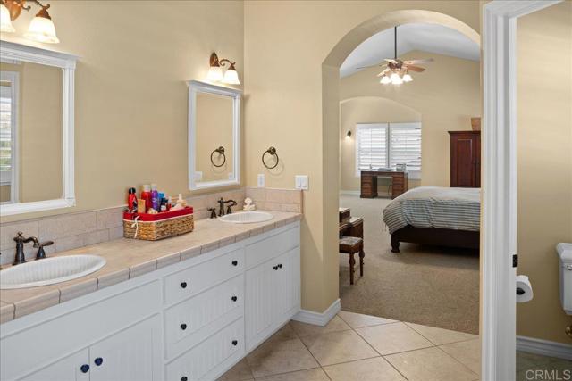 38161 Butterfly Court, Yucaipa CA: https://media.crmls.org/mediaz/37204b6d-8014-491a-91a3-29cd69f004c1.jpg