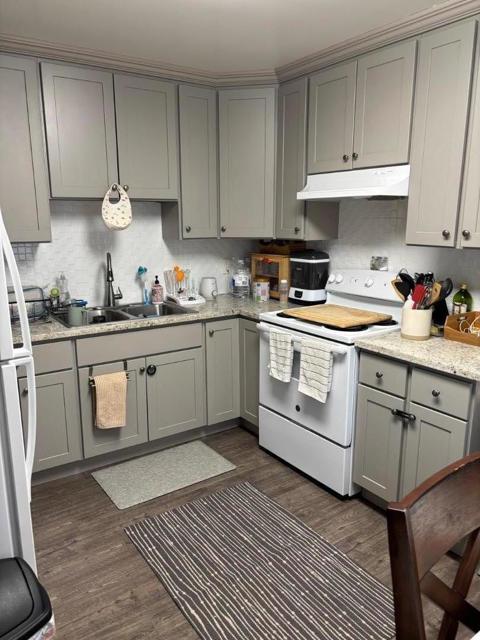 3207 Myles Court, San Jose CA: https://media.crmls.org/mediaz/3720adb8-26a3-4f94-b991-39d148897303.jpg