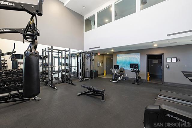 3957 30Th St, San Diego CA: https://media.crmls.org/mediaz/3721a485-d2f6-403b-8c6b-f7a3e775e408.jpg