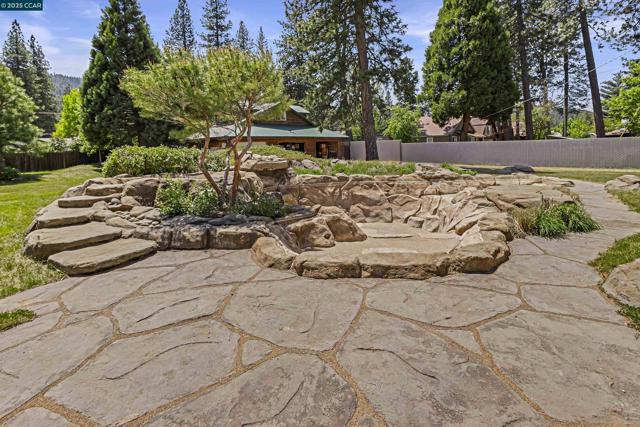 2266 E Main Street, Quincy CA: https://media.crmls.org/mediaz/3721ab74-9d21-4e02-88c1-df9ce39fb66a.jpg