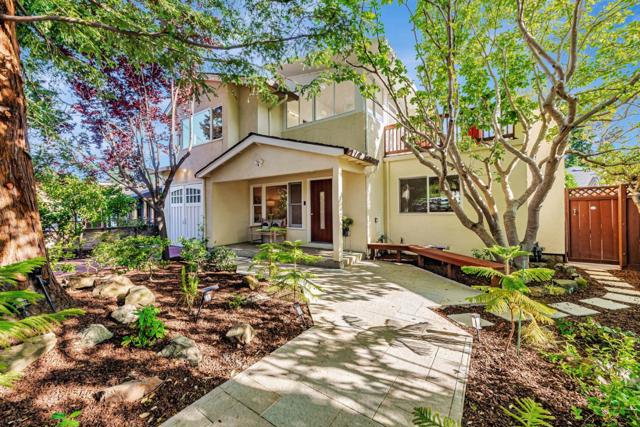 3704 Fair Oaks Avenue, Menlo Park CA: https://media.crmls.org/mediaz/3721f160-b758-4484-a1f4-6ff44895b094.jpg