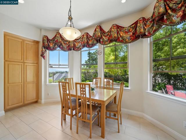 135 Diablo Ranch Ct, Danville CA: https://media.crmls.org/mediaz/3722fb41-b397-412f-bc25-cf588d6cc9f9.jpg