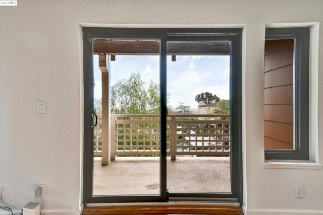 805 Red Leaf Court, San Francisco CA: https://media.crmls.org/mediaz/3723576d-fb92-4915-83af-872f110fac5d.jpg
