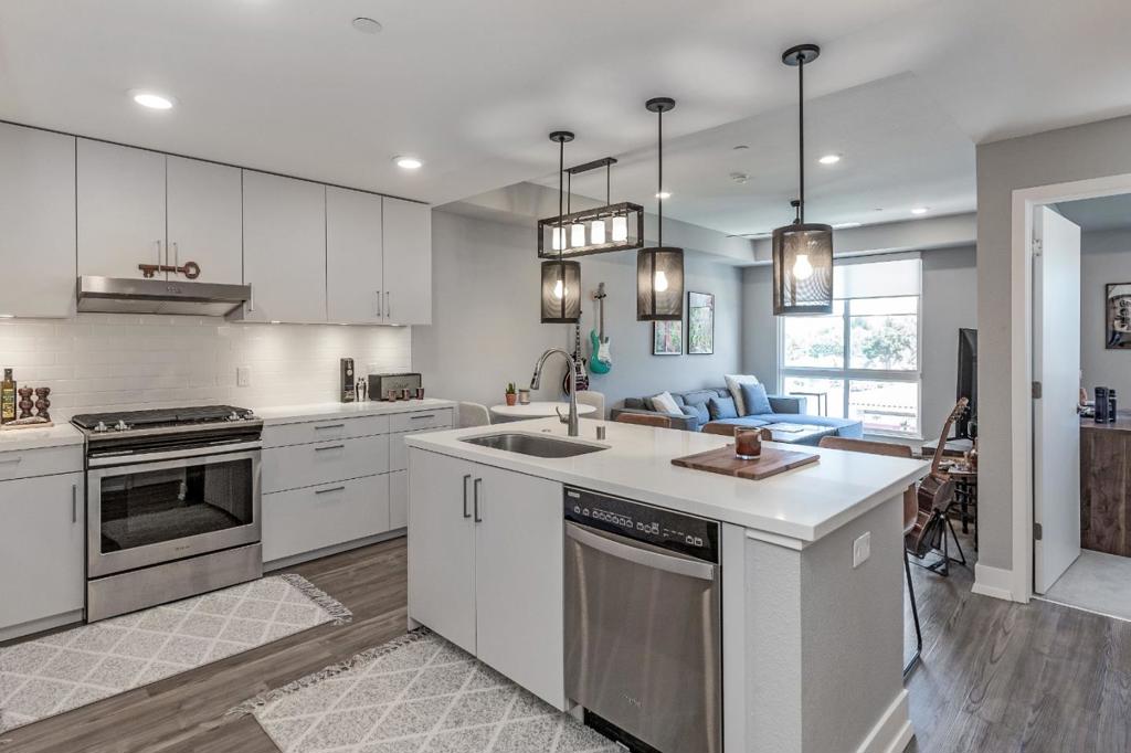 1048 Monroe Street #207