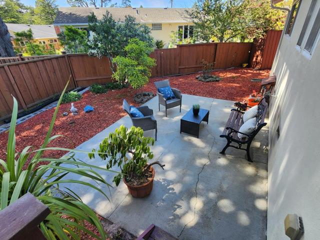 20 Tioga Way, Belmont CA: https://media.crmls.org/mediaz/3724b7d2-bbed-4914-a432-eafae0b0d3ff.jpg