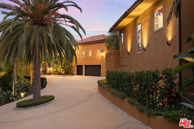 Image 37 of 40 For 2719 Benedict Canyon Drive