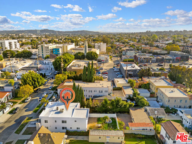 1131 S Swall Drive, Los Angeles CA: https://media.crmls.org/mediaz/37262275-38a6-4bce-8228-9ef3c79c2c51.jpg
