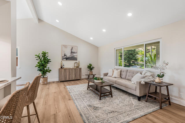 308 Calle Converse, Camarillo CA: https://media.crmls.org/mediaz/3726d5c9-3dac-4376-ac59-9a156b077a14.jpg