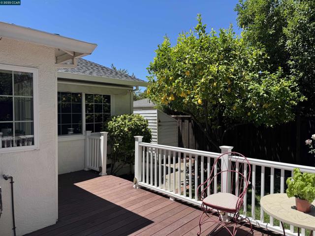 898 Luxury Dr, Concord CA: https://media.crmls.org/mediaz/3726f597-00a0-4eaa-a636-6f452641c774.jpg