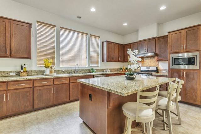 38118 Luma Terrace, Newark CA: https://media.crmls.org/mediaz/37276d6b-6b7f-4437-b2e9-602c4bafb1c0.jpg