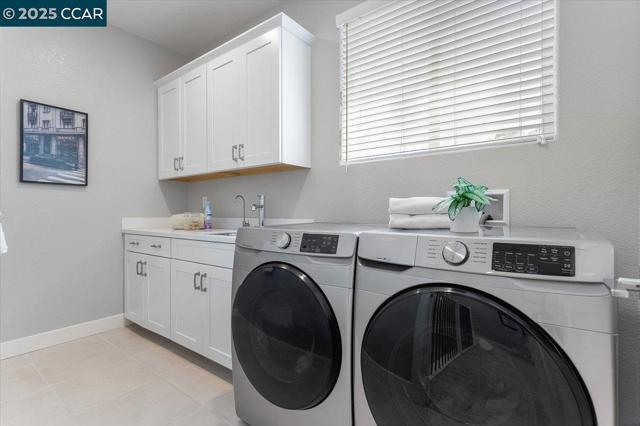 17691 Whisper Ln, Castro Valley CA: https://media.crmls.org/mediaz/37277f03-2fb4-41a5-82f2-f6d1328bb1b7.jpg
