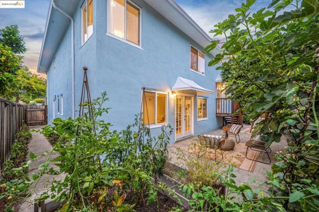 1044 Collier Dr, San Leandro CA: https://media.crmls.org/mediaz/3727f7cd-4633-461e-94f4-d20b6a49c678.jpg